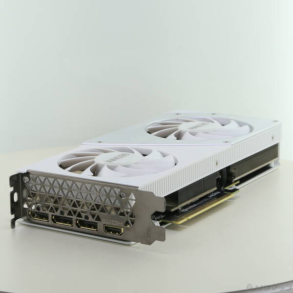 【中古】INNO3D(イノスリーディ) GeForce 4070SUPER TWIN X2 OC WHITE N407S2-126XX-186162W 【377-ud】