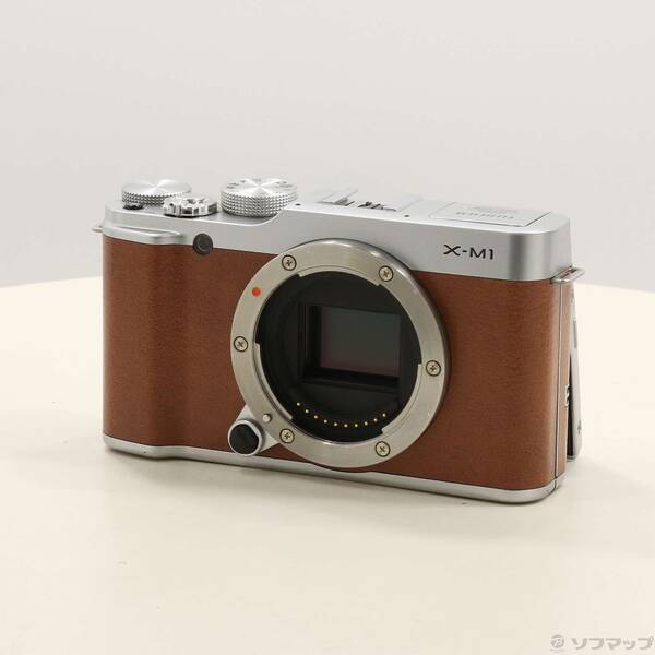 【中古】FUJIFILM(フジフイルム) FUJIFILM X-M1 赤銅色(上半身) 【344-ud】