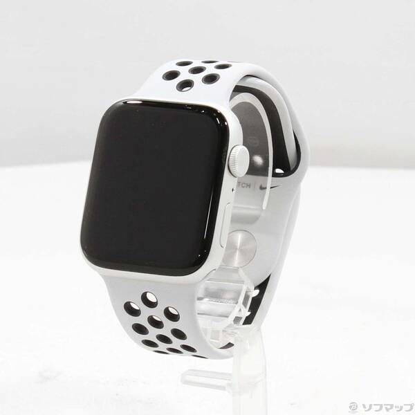 【中古】Apple(アップル) Apple Watch SE 第1時人 Nike GPS 44粍 シルバーアルミニウムケース ピュアプラチナム／黒いことNike運動競技ダンス楽隊 【258-ud】