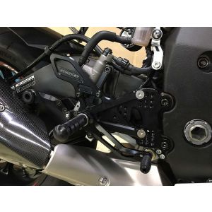 【ストライカー】 ストライカー SS-AA2127B スペシャルステップキット ブラック YZF-R1/R1M 15-19