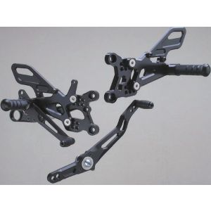 【ストライカー】 ストライカー SS-AA2140B ステップキット ブラック YZF-R6 17