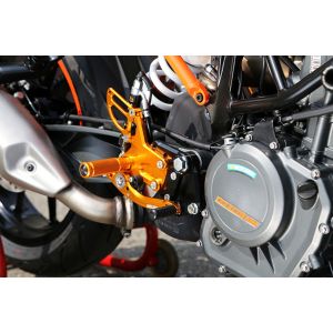 【ベビーフェイス】 ベビーフェイス 002-KT011GD バックステップキット ゴールド DUKE 250/390 17-