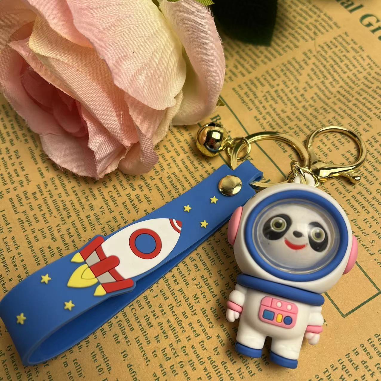 在庫一掃売り切りセール キーホルダー 宇宙員 宇宙飛行士 バッグ飾り 誕生日プレゼント かわいいキーホルダー カップルキーホルダー シリコンキーホルダー  バッグアクセサリー 贈り物 誕生日 プレゼント 男性用 女性用 qdtek.vn