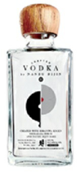 南部美人 クラフトウォッカ 200ml 12本.eお届けまで25日ほどかかります