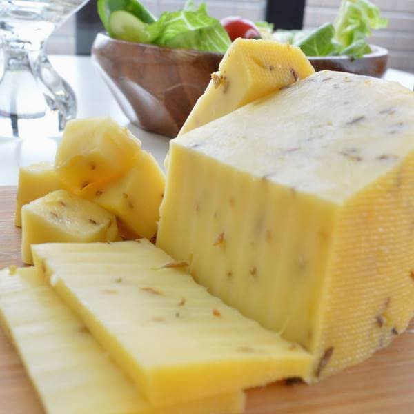 スパイスゴーダチーズ 約７２０g前後 オランダ産 ゴーダカット ナチュラルチーズ クール便発送 Spice Gouda Cheese チーズ料理