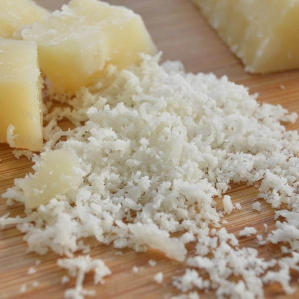 宅配 イタリア産 Cheese チーズ料理 Parmigiano チーズ パスタ料理 ナチュラルチーズ Reggiano パルミジャーノ レジャーノ  クール便発送 約１ｋｇ前後 チーズ・乳製品