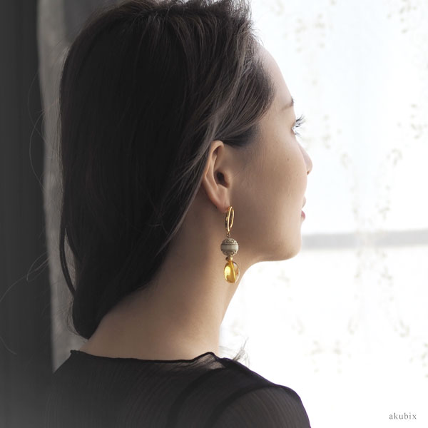 限定製作 楽天市場 天然琥珀 さざれこはくゴールドデザインピアス Sランク Ak２２６４ 厚ゆうパケット 追跡可能メール便 ブラウン イエロー 天然石 パワーストーン 母の日 母の日ギフト こはく アクセサリー Gold プレゼント ステンレス 琥珀専門店