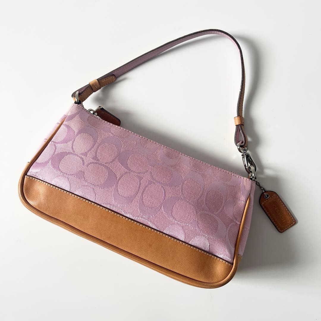 美品 COACH コーチ エルゴ ハンドバッグ アクセサリーポーチ レザー 美品 COACH コーチ アクセサリーポーチ ハンドバッグ レザー 黒 チャーム