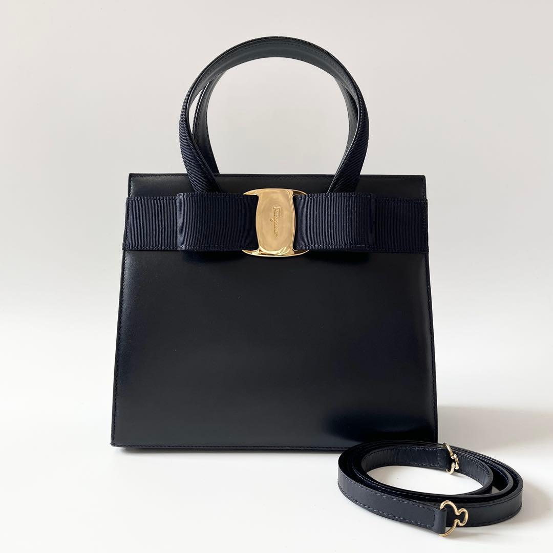 Salvatore Ferragamo　サルヴァトーレフェラガモ　2way　ヴァラ　ハンドバッグ　レザー　ネイビー　イタリア製　【中古】