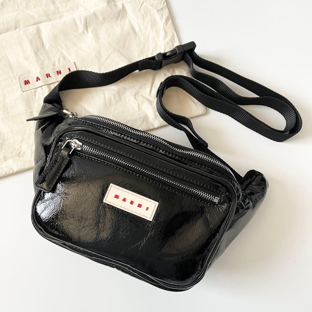 MARNI マルニ 酉の方角御徒面子 ロゴタイプ 専売特許なめし革 エナメル 黒いこと 上半身御徒面子 ユニ一発やる 【中古】