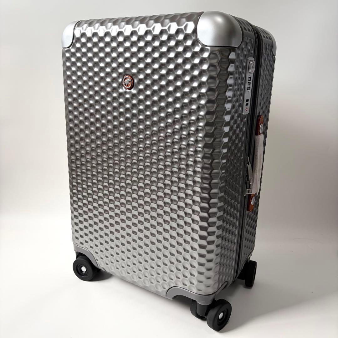 HUNTING WORLD 狩猟世界 シリウス 持ちはこび容れもの 38L ポリカーボネート しろがね色 旅行バッグ 4輪 TSA鍵を掛ける 機内持込能力のある 【中古】