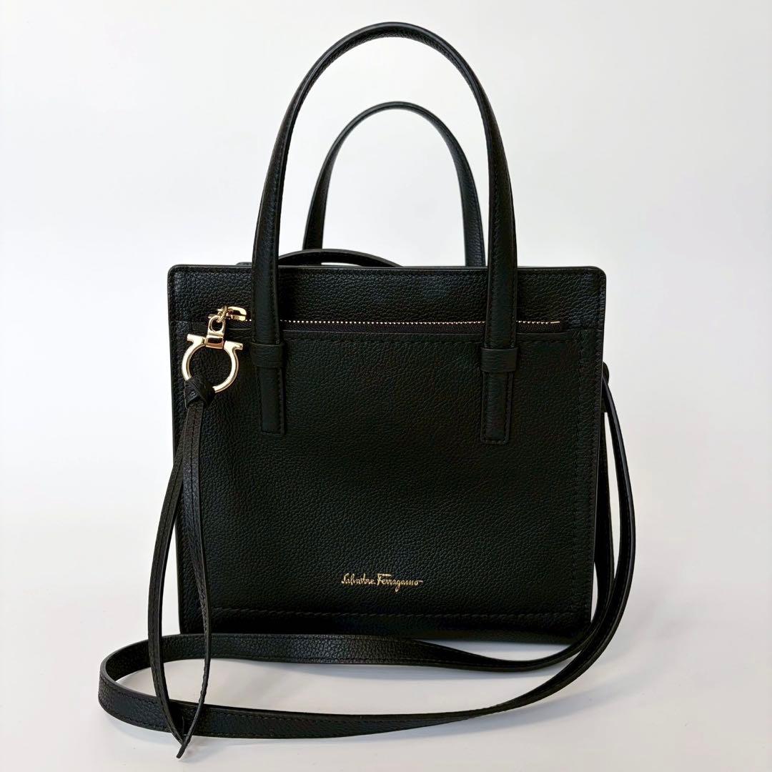 Salvatore Ferragamo　サルヴァトーレフェラガモ　2way　エイミー　ハンドバッグ　ガンチーニ　レザー　ブラック　ショルダーバッグ　【中古】｜Ala Vintage Shop