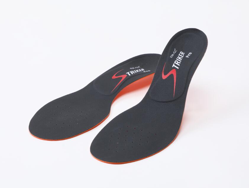 保障できる 楽天市場 送料無料 ｂｍｚ 超薄型 ストライカースポーツプロモデル ストライカー サッカー ジュニア ケガ 黒 Insole 野球 サッカー スポーツ全般 ランニング ビジネス シューズ スパイク 中敷き 衝撃吸収 ケガ予防 膝痛 腰痛 足底筋膜炎 偏平足 疲労軽減