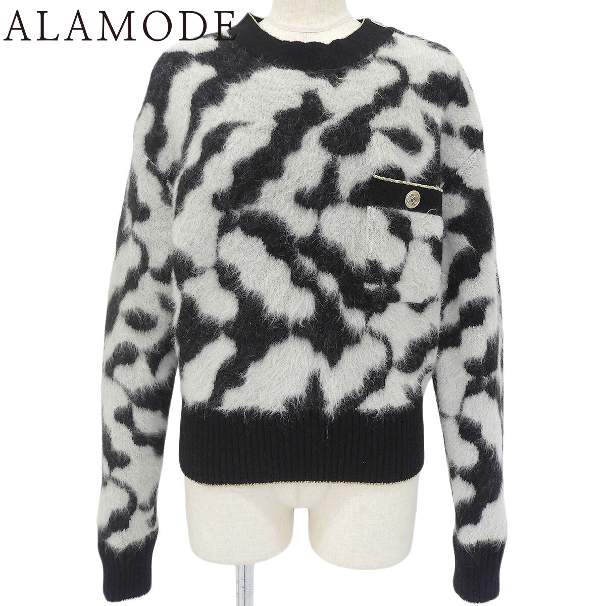 CHANEL(シャネル) ココマークボタン カウ柄ニット セーター P64 アパレル ファッション 40 ウール アルパカ ポリアミド ブラック黒 ホワイト白 ゴールド レディース 40802196260【中古】【アラモード】｜ALAMODE