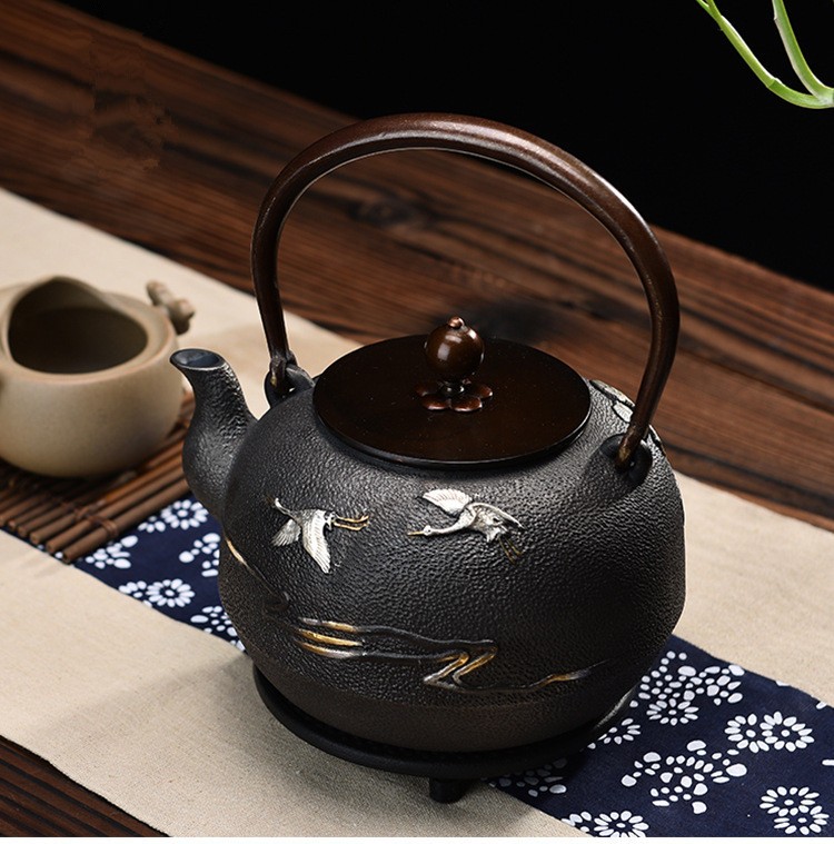 【送料無料】工芸鉄器　鉄器　鉄瓶　鉄瓶　　純手作りゆでお茶養生鋳鉄ポット茶器セット 工芸品　1.4L IH対応 お茶　茶道　お抹茶　日本茶　緑茶　敬老の日