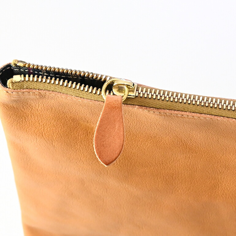 楽天市場 今ならエントリーp10倍イルビゾンテ Il Bisonte クラッチバッグ メンズ レディース バッグ オールドバケッタレザー クラシック Petra ペトラ ベージュ 121po 681 Alevel エイレベル