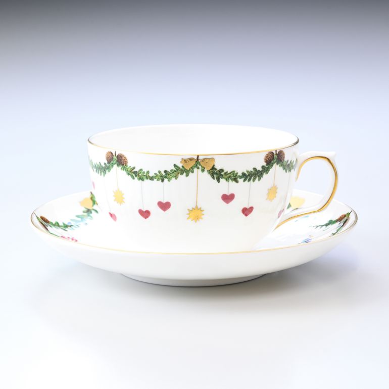 ロイヤルコペンハーゲン スターフルーテッド ティーカップ ソーサー 300ml イニシャル名入れ可有料 Alevel エイレベル Royal 300ml Copenhagen クリスマスを華やかに彩る食器 北欧