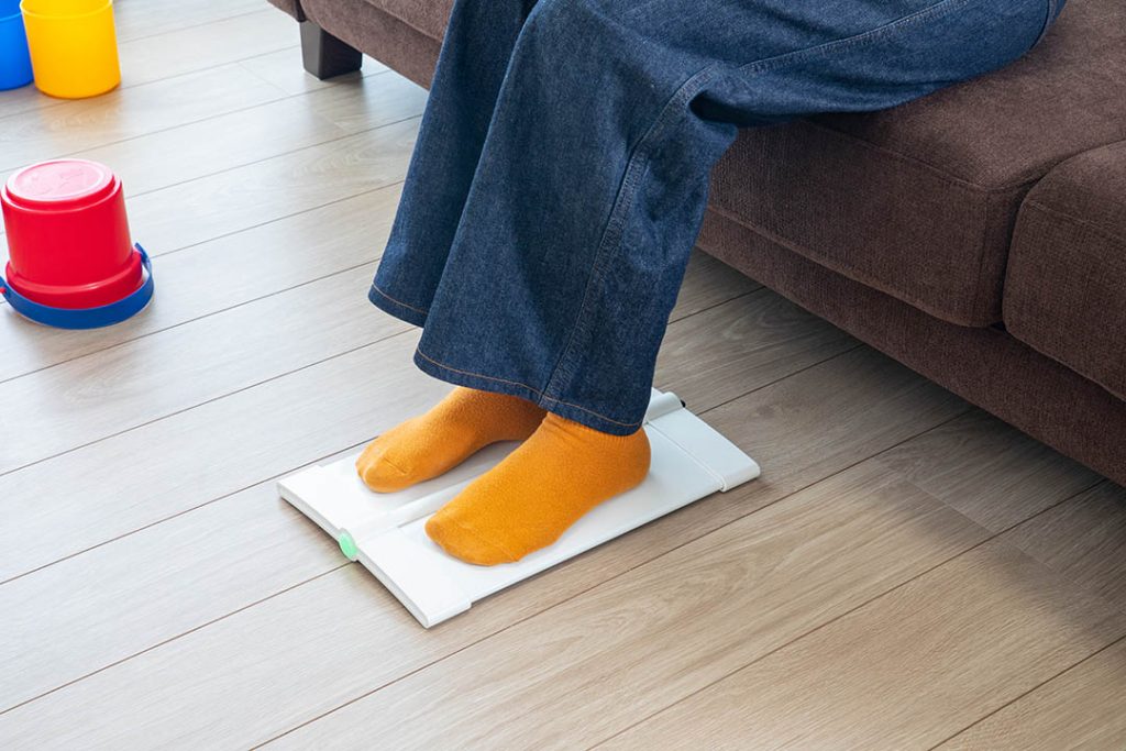 フットヒーター アシリ aciri 痛いところ暖房器 あたたかい 冷ややかさ打つ手 暖房装置 冬 リモート 事務机細工物 あったかい