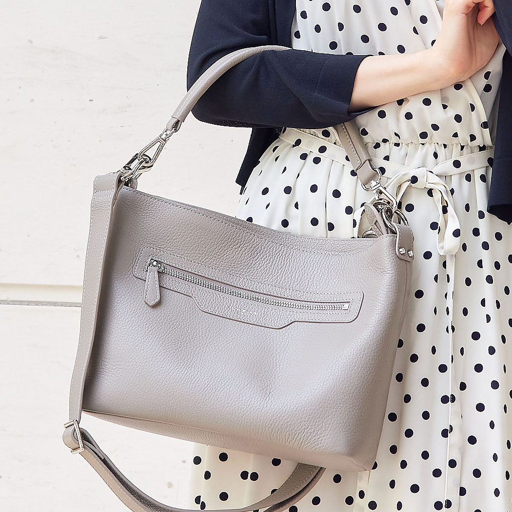 ショルダーバッグ バッグ 軽量 レディース 上質イタリア製レザー 本革 黒 革製 男女兼用 肩掛け ショルダー ブランド フォーマル Sサイズ 使いやすい 軽い 柔らかい革 日本製ブランド アンジェリーナボックス 2way 1376