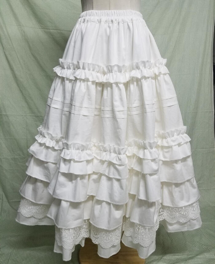楽天市場 ロリータ スカート 秋冬 コットン フリル ロング丈 二枚重ね ふんわり ロリィタ Lolita レディース ジャンパースカート コーデ ペチコート ふわふわ 可愛い ホワイト Alice Doll