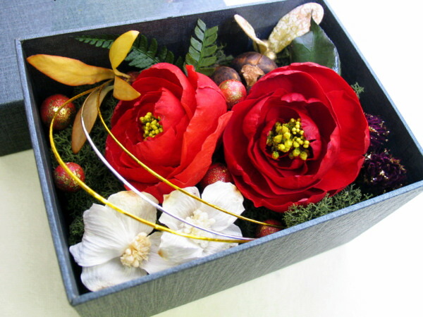 楽天市場 限定品 花椿の箱 雅 ミヤビ 和椿のプリザーブドフラワーを飾った小箱アレンジメント ア ランフィニオリジナル椿コレクション 送料無料 花アランフィニ芦屋 おむつケーキ