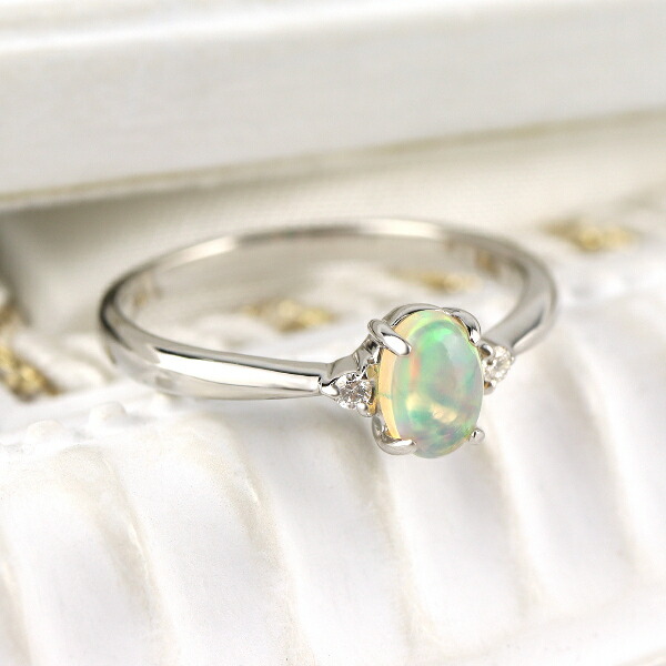 オパール　リング　指輪　pt900 プラチナ 美品 Pt900 プラチナ リング 指輪 オパール ダイヤ 0.32ct 【1