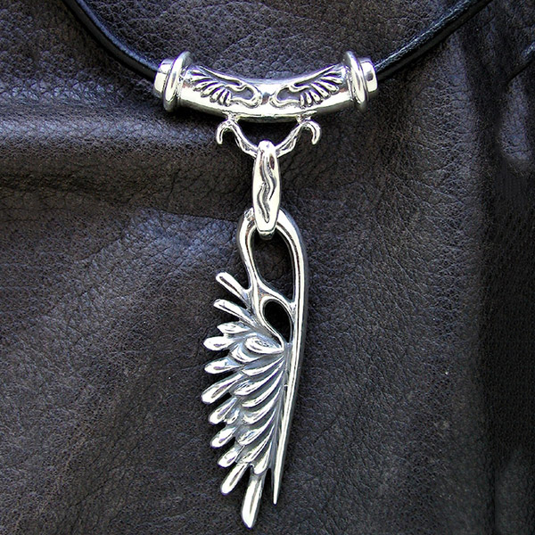Give Me a Wing ウイング 大 パイプ 革紐 仕様 メンズ Me ロック パンク 翼 人気 アクセサリー 925 Wing チョーカー 男性 メンズネックレス 銀 ギフト プレゼント カジュアル 羽 シルバー a ハード レザー かっこいい