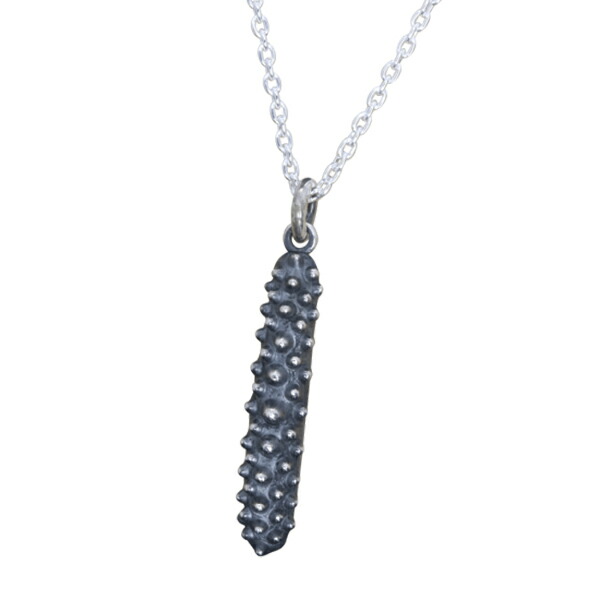 龍頭 いぶし 霰スティック ネックレス チェーン付き ペンダント メンズ シルバー シルバーネックレス メンズネックレス ブランド ：日本古来より継承されている銀器の伝統技法「霰」を用いた龍頭でしか見る事の出来ないシルバーネックレス ペンダント 人気 霰