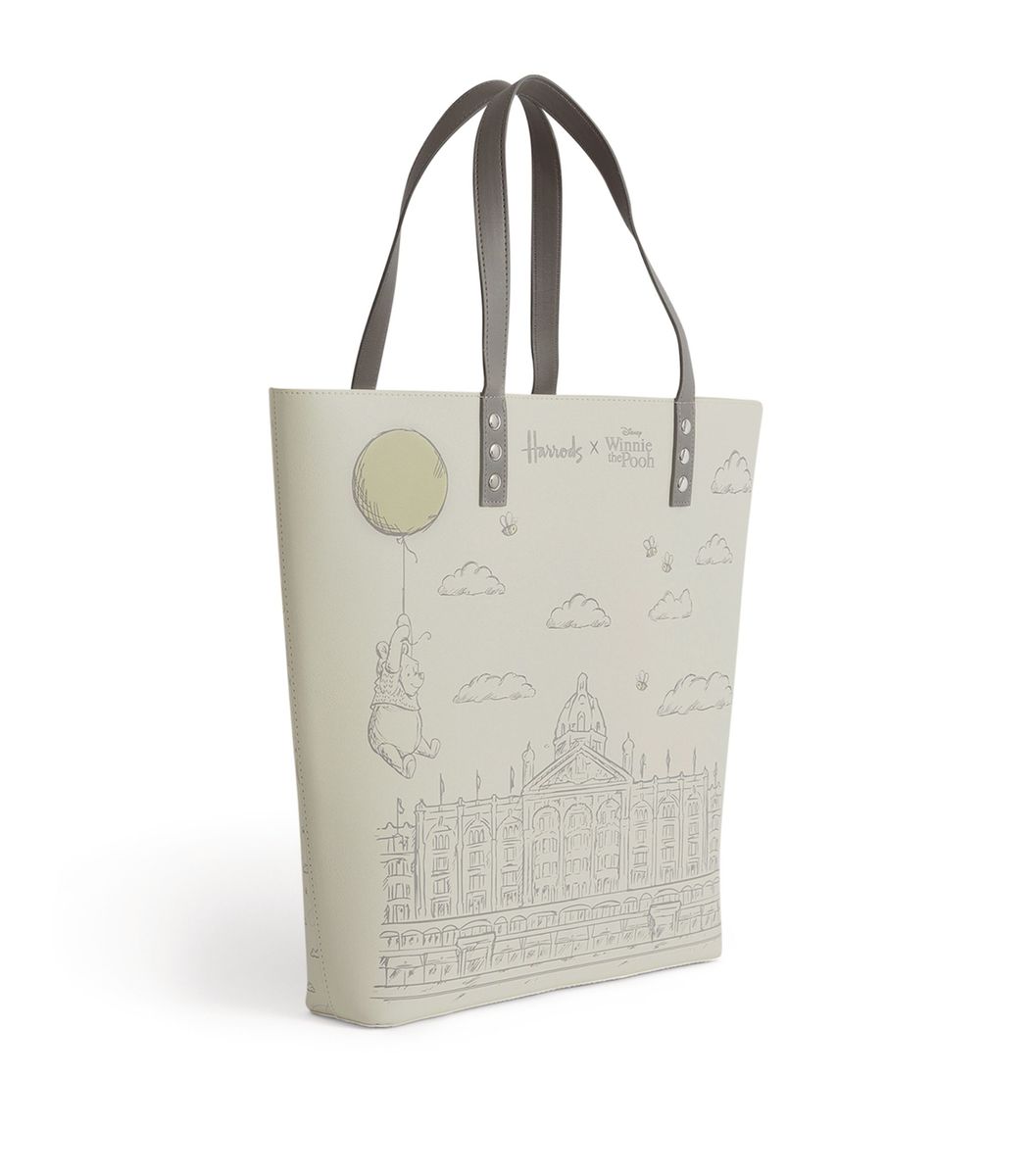 楽天市場 英国 Harrods ハロッズ くまのプーさん ショルダー トートバッグ 年モデル Harrods X Disney Winnie The Pooh ディズニー プレゼント お誕生日 ギフト クリスマス All For You