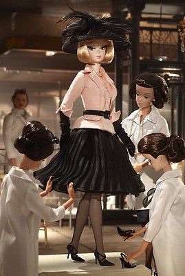 マテル バービー ゴールド付け紙    2011 昼過ぎ・背広 お人形さん     室内装飾 見せびらかす 差し上げ物 差し上げ物