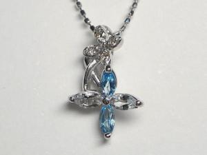 K18WG ホワイトゴールドダイヤモンド/ブルートパーズ/アクアマリンフラワー ペンダント ネックレス 【誕生石11月】10P03Dec16【楽ギフ_包装】