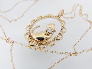 ネコモチーフ　ペンダントネックレス　K10PG　フレームキャット10P03Dec16【楽ギフ_包装】｜オールジュエリー 52,800円