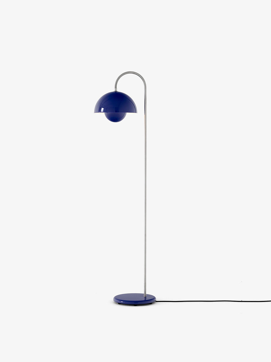 ＆トラディション　アンドトラディション　フロアライト　フロアスタンド　高さ1300mm　コンセント(フットスイッチ)　LEDランプ別売(E26)　コバルトブルー　FLOWERPOT FLOOR LAMP VP12 (COBALT BLUE)