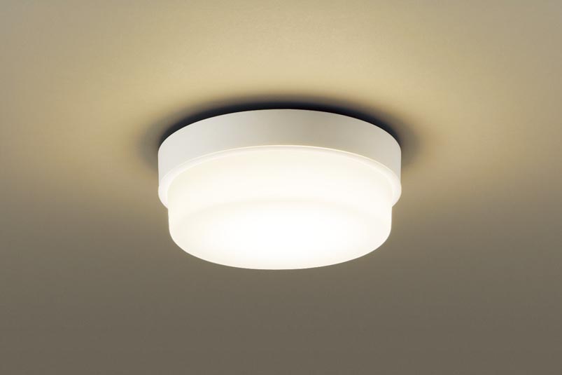 パナソニック　天井直付型・壁直付型　LED（電球色）　ポーチライト・浴室灯　拡散タイプ　防湿型・防雨型　30形丸形蛍光灯1灯器具相当　LED内蔵　LGW51785LE1｜オールライト