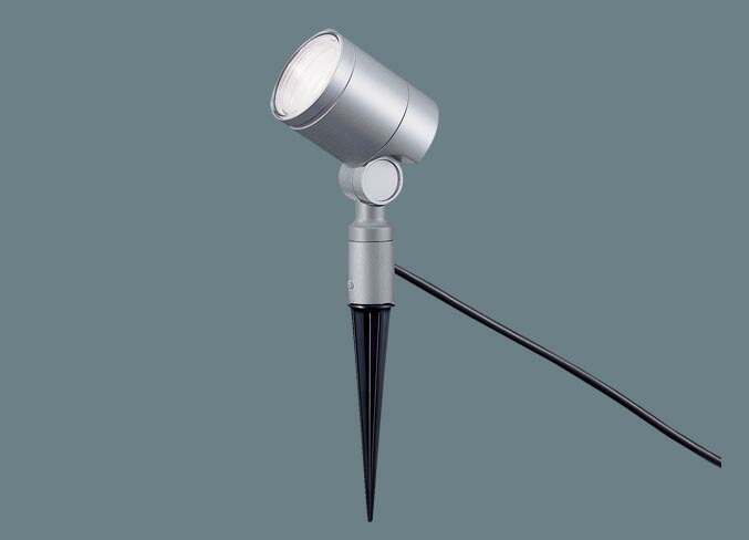 パナソニック スパイク取付型 LED(温白色) エクステリア スポットライト ビーム角24度・集光タイプ LEDフラットランプ交換型・防雨型 100形ダイクール電球1灯器具相当 LEDフラットランプφ70用 ランプ付 XLGE0104CE1(LGW40101+LLD3020VCE1)|オールライト