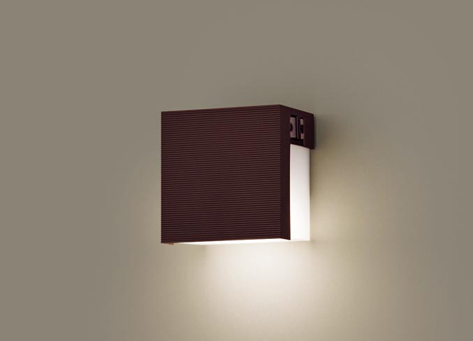 パナソニック　壁直付型　LED（電球色）　表札灯　LED電球交換型・防雨型・明るさセンサ付　白熱電球40形1灯器具相当　ランプ付　LGWJ85116A｜オールライト