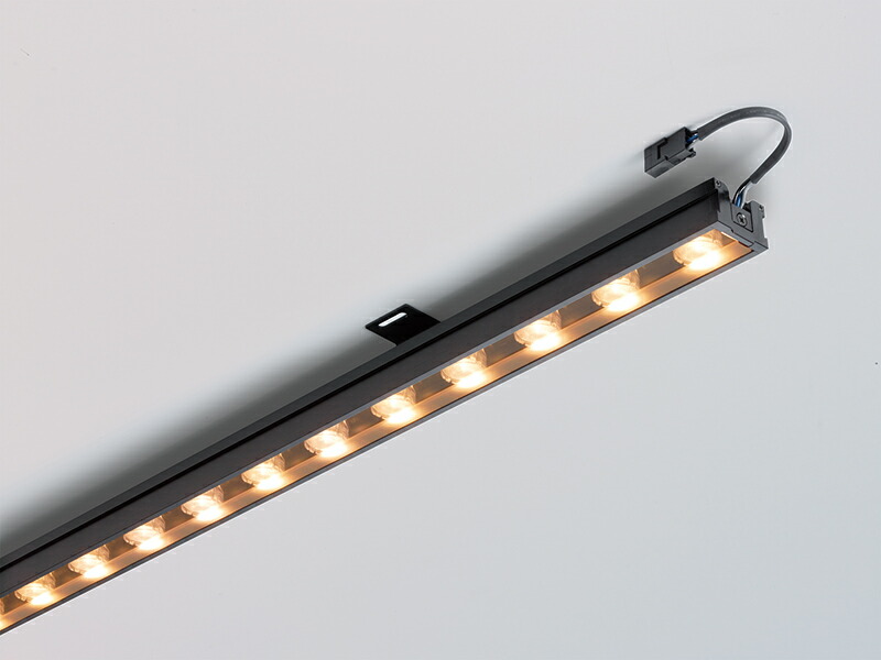 ＤＮライティング　LED照明器具　屋内用高照度ウォールウォッシャーモジュール　LINE WASHシリーズ LW　電源装置別売　本体1250mm　電球色　3000K　20°　キックフィルター　LW1250L3020K ※受注生産品