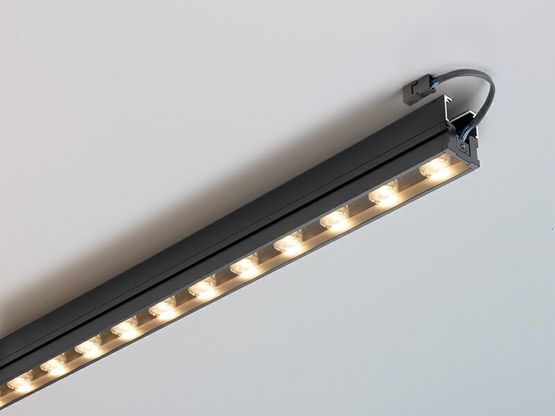 ＤＮライティング　LED照明器具　屋内用高照度ウォールウォッシャーモジュール　LINE WASHシリーズ LWD　ケーブルダクト付き　電源装置別売　本体1250mm　温白色　3500K　30°　キックフィルター　LWD1250WW30K ※受注生産品