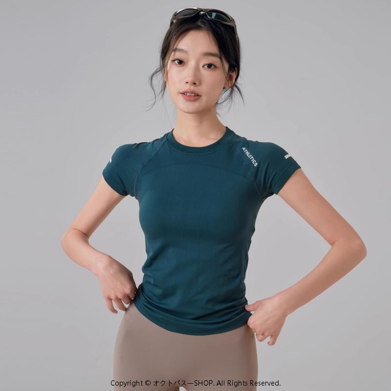 ヨガウェア レディース シームレス 着痩せ効果 吸汗速乾 半袖Tシャツ ランニング トレーニング ジム フィットネス スポーツウェア 無地 ショート丈 ナイロン混 春夏
