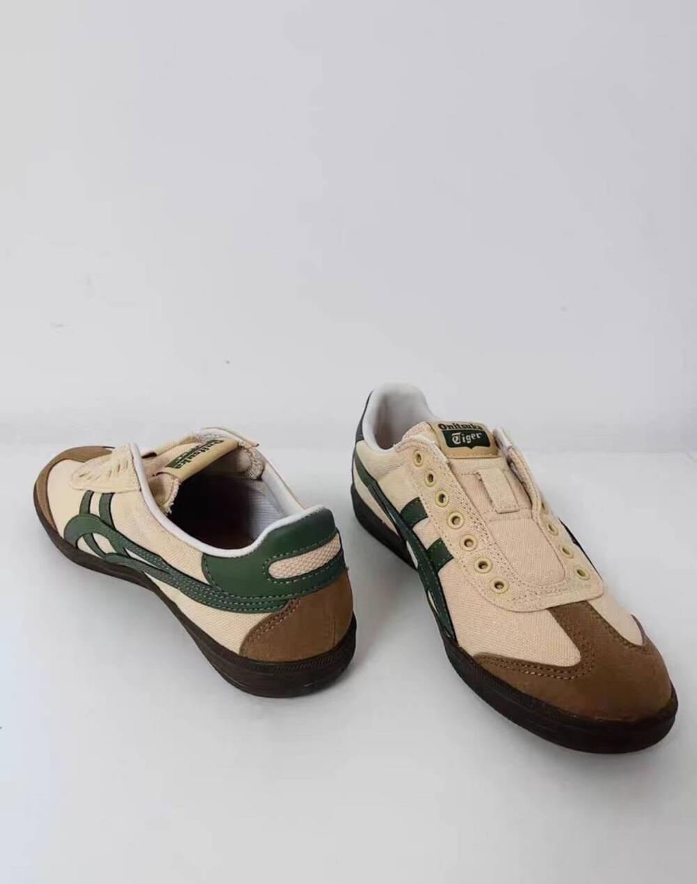 日本未入荷 Onitsuka Tiger オニツカタイガー Tokuten Slip-On BeigeGreen トクテン スリッポン ベージュ緑であること カジュアルスリッポン 1183c129-250