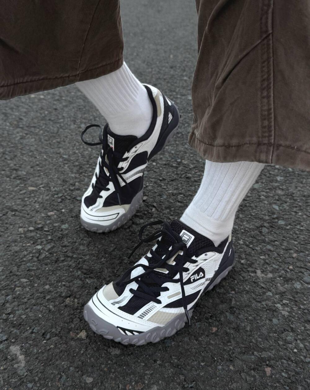 日本未入荷  fila フィラ echappe2 エシャペ2 黒いこと薄墨色 男女兼用スニーカー F12M622114FBS