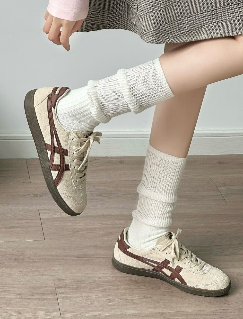 日本未入荷 OnitsukaTiger オニツカタイガー Tokuten Unisex Off White Brown トクテン オフホワイトブラウン 男女兼用心地好いスニーカー 1183C562-250