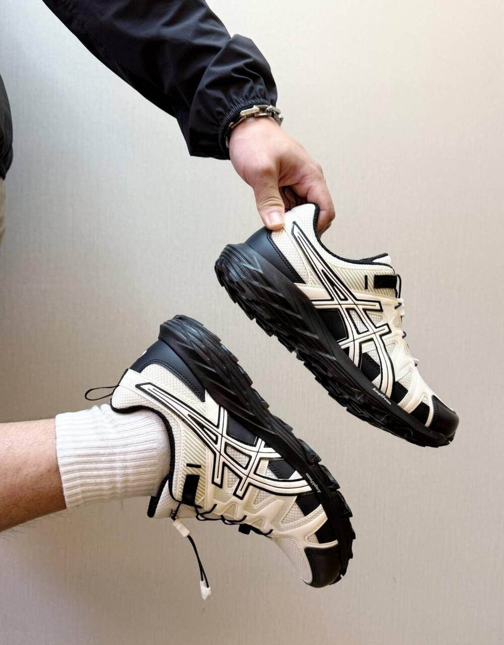日本未入荷 ASICS Gel-Sonoma FE アシック 先だつもの ソノマ 黒いこと白いこと サンダル 男女兼用スニーカー 1011b999-100