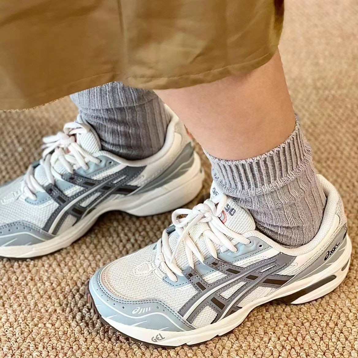 ASICS 安全靴 ホワイト/レッド/ネイビー ASICS 安全靴 ボアシステム ホワイト/レッド/ネイビー - メルカリ