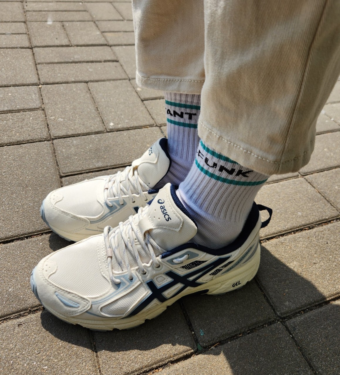 日本未発売 ASICS Gel-venture 6 アシックス 先だつもの 思わく 白いこと青碧 White Blue 一般受けスニーカー 1203A239-200