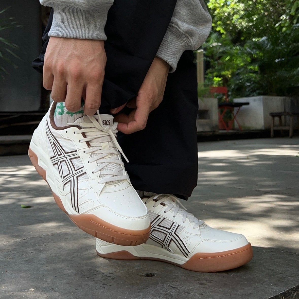 日本未入荷 アシックス ゲル ツイスト ベージュブラウン 1203A645-200 asics gel twist beige 男女兼用 可愛いスニーカー|jelly