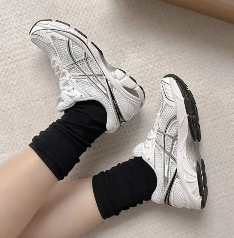 日本未入荷 ASICS アシックス GT-2160 白いこと 純然たるしろがね色 スニーカー シューズ 1203A275-110