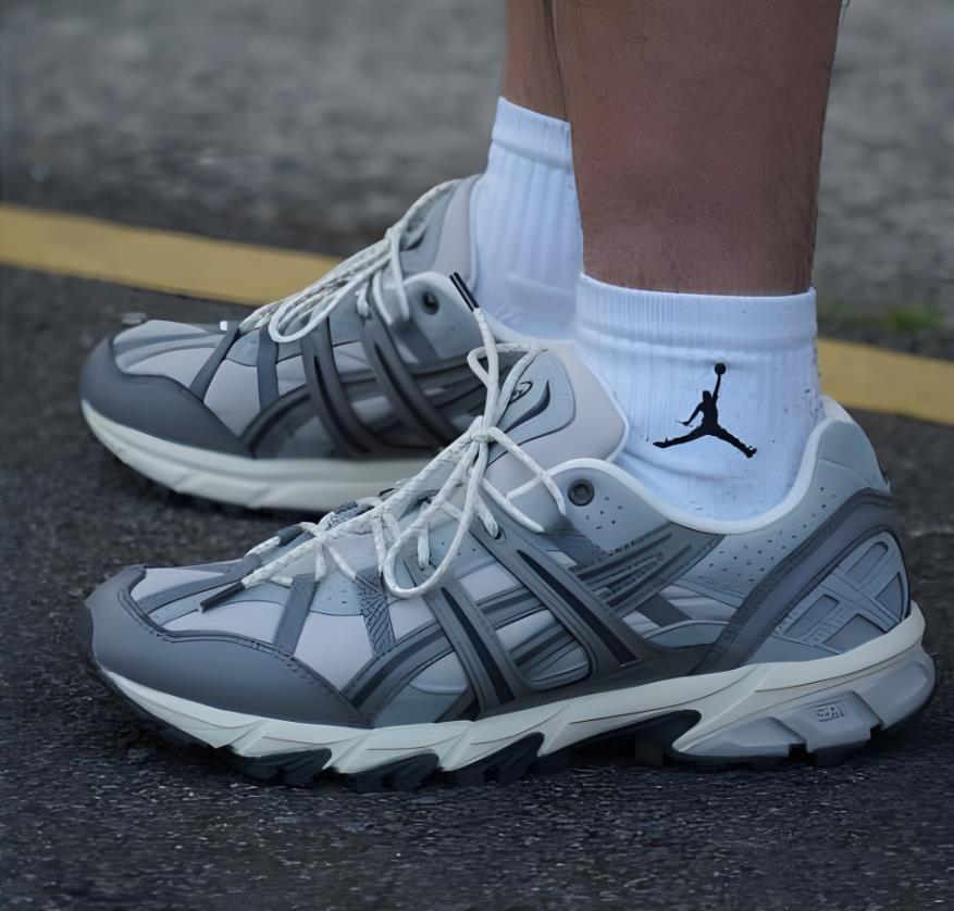 日本未入荷 Asics アシックス 先だつもの ソノマ 牡蛎 Gel-Sonoma 15-50 Oyster Grey Clay Grey  男女兼用  1201A785-020