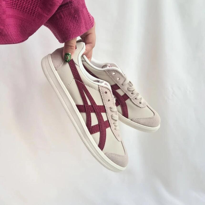 日本未入荷 Onitsuka Tiger Tokuten オニツカタイガー トクテン  バーガンディー レディーススニーカー White Burgundy 1183C086-200