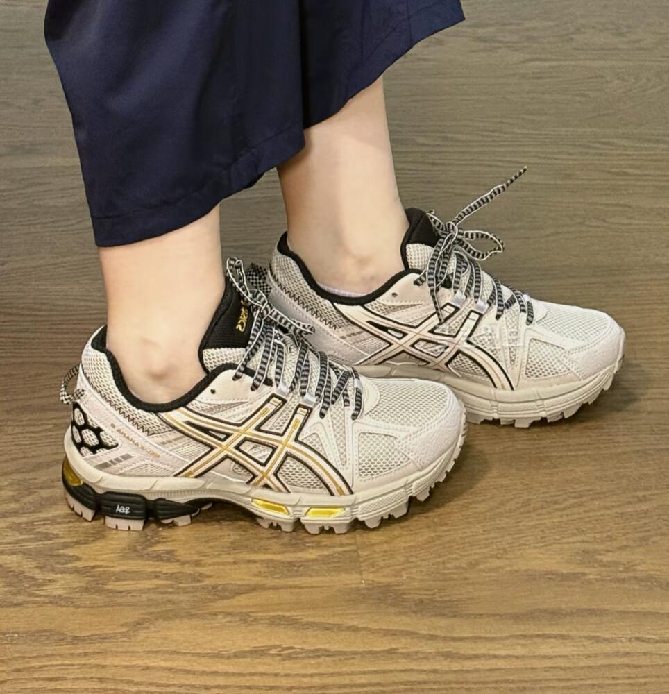 日本未入荷 ASICS Gel-Kahana 8 アシックス 先だつもの カハナ8 赤銅色 1012A978-201 男女兼用スニーカー 日本に無いスニーカー